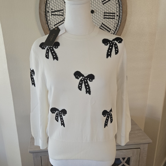 Aleeza Paris Sweaters - Chic Ivory Sweater with Black Bow Details NWT
